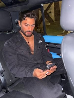 تامر حسني يكشف سبب فخره أمام ابنته (فيديو)