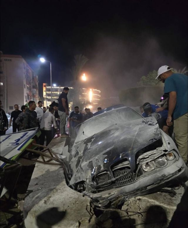 سيارة علي رؤوف وقد تحطّمت تماماً