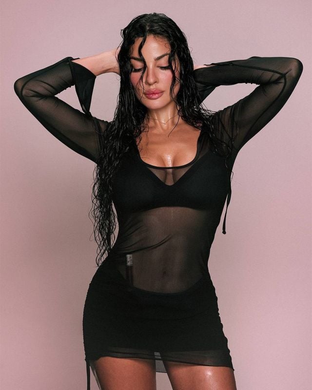 نادين نسيب نجيم بإطلالة جريئة