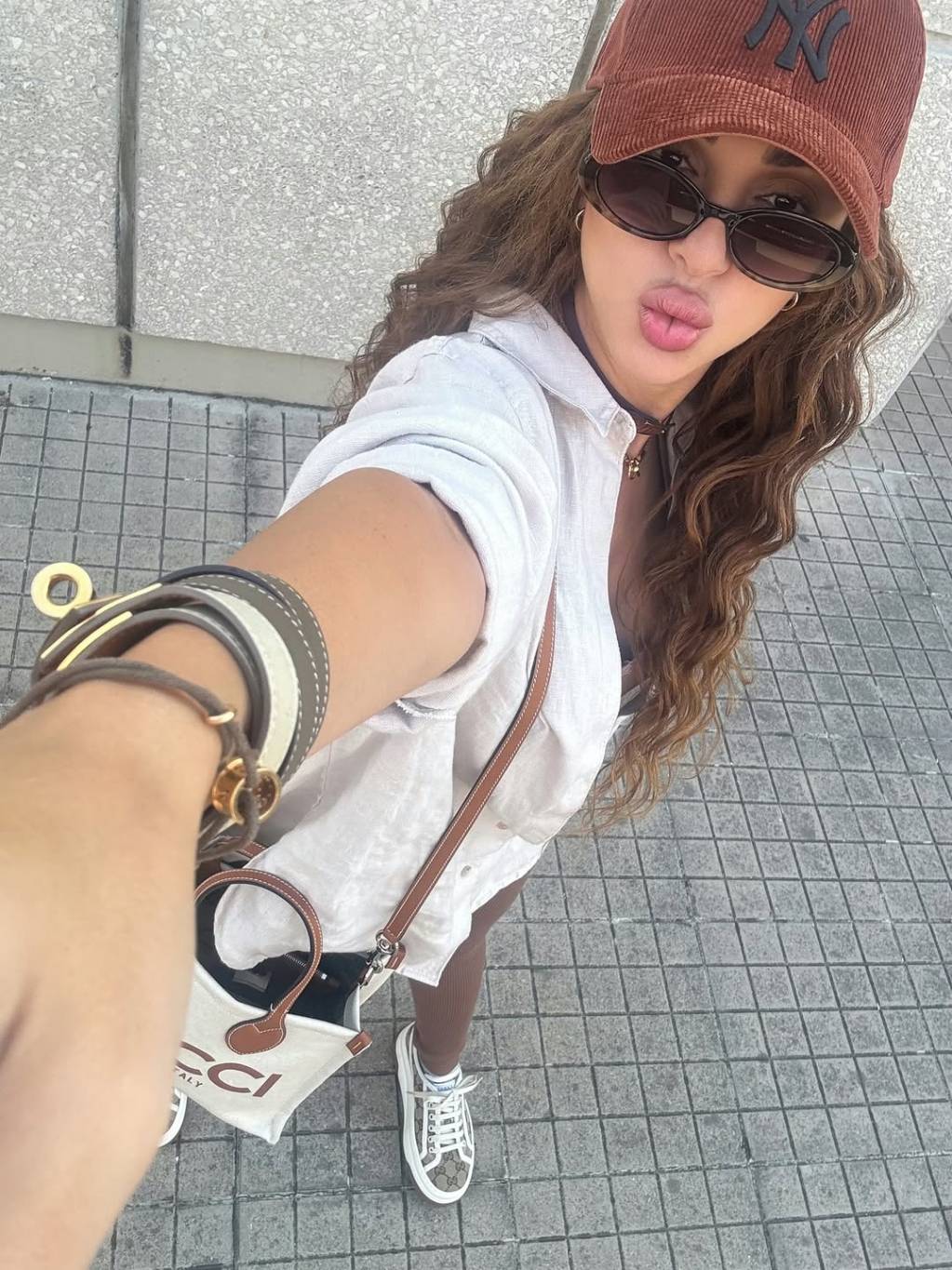 ميريام فارس تلتقط لنفسها صوراً عفوية