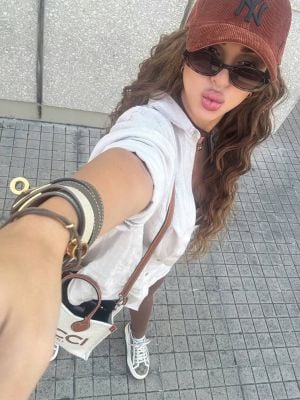 ميريام فارس تلتقط لنفسها صوراً عفوية