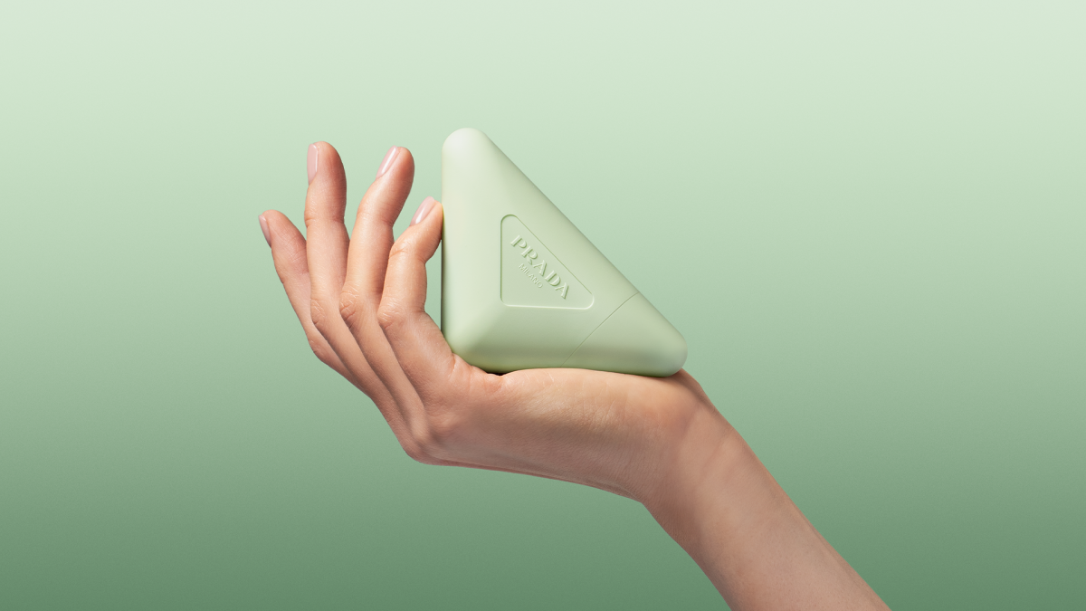 أناقة العناية: يداكِ في قلب روتين الجمال الموسمي