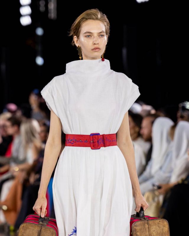 عرض آرام والخطوط الملونة الجذابة