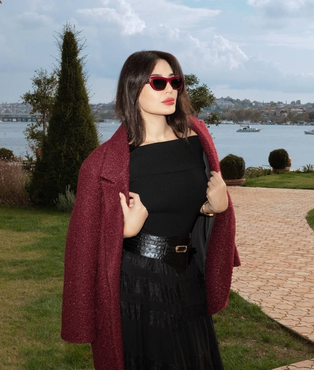 سيرين عبدالنور توثق بفيديو قلق ابنها بسبب سفرها