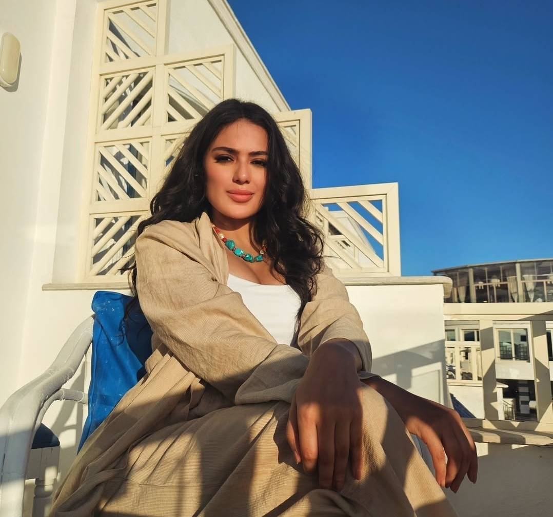 فستان ثراء جبيل الأنيق يبرز الأشهُر الأخيرة من حملها