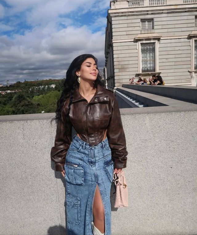 الفنانة كارولين عزمي