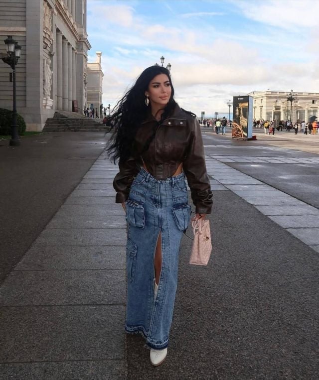 الفنانة كارولين عزمي