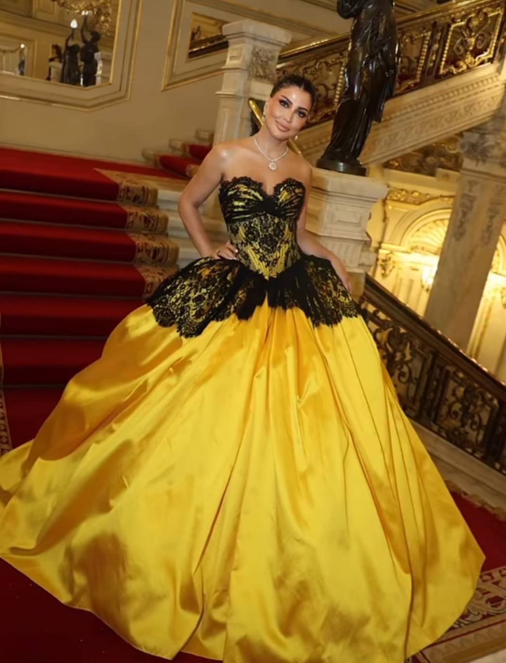 جومانا مراد تضج أنوثةً بفستان الأميرات