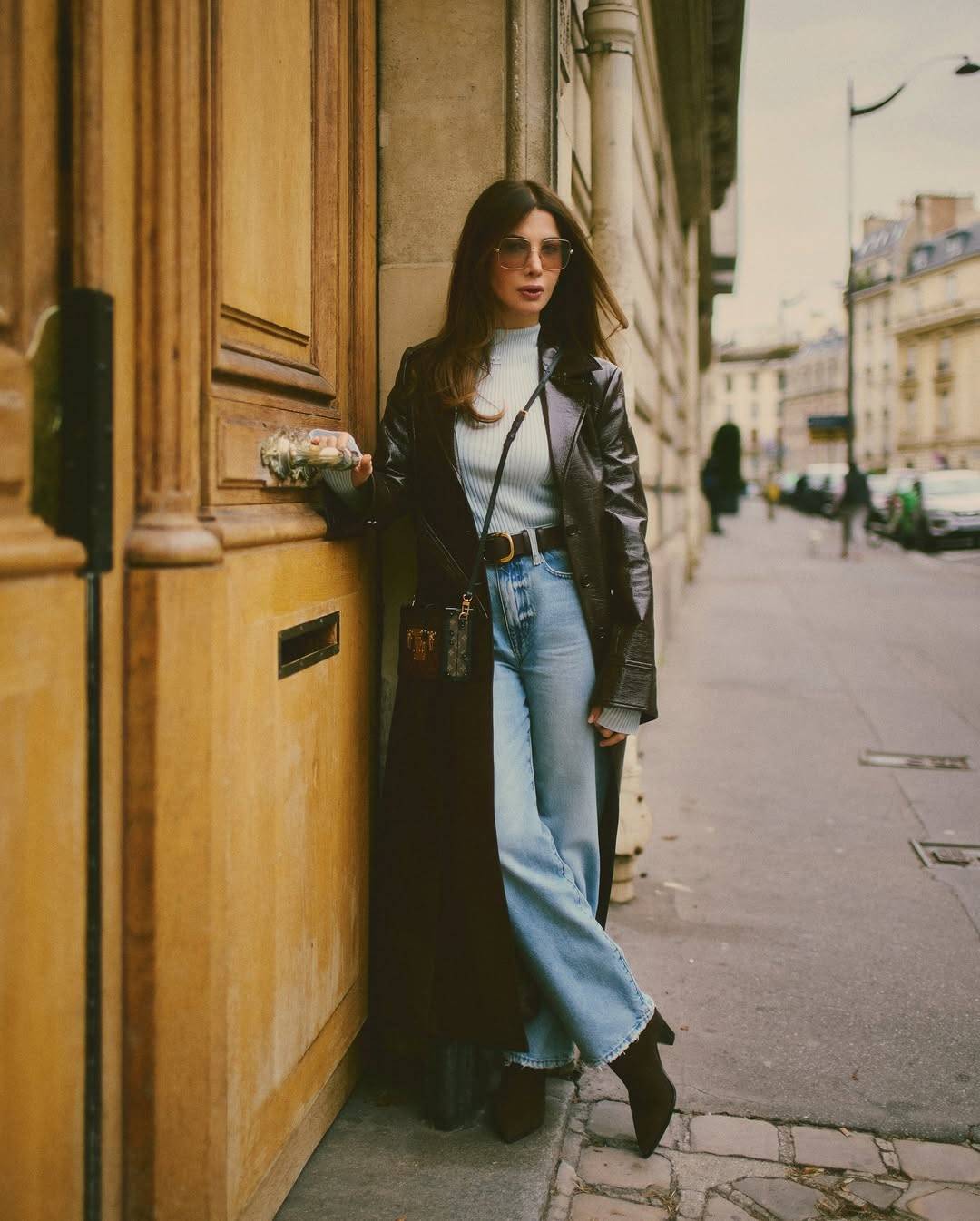 موضة الدنيم: أسلوب خالد تتجدّد معه إطلالات النجمات