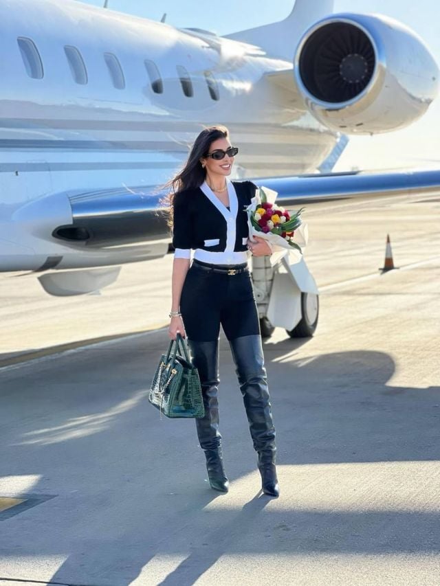 ياسمين صبري تحمل حقيبة من هيرميس Hermes