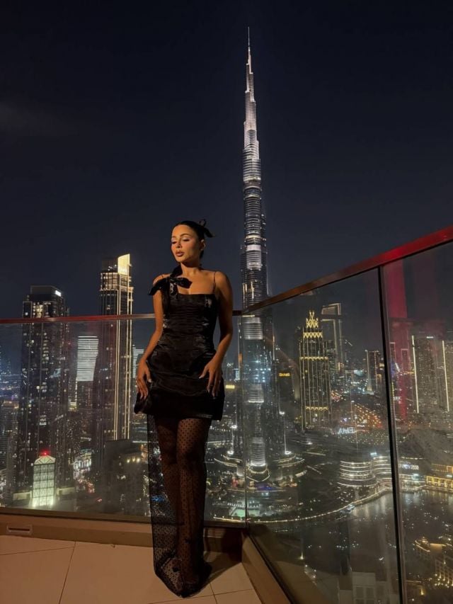 بأسلوب كيم كارداشيان… مهيرة عبد العزيز تخطف الأنظار في الهالوين