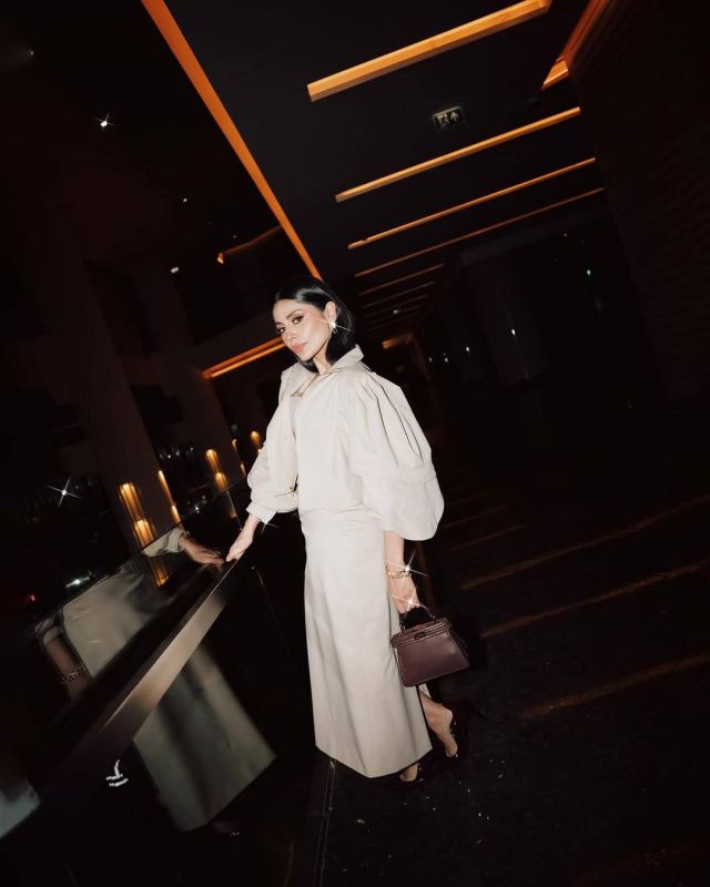 إطلالة إلهام علي بتصميم من كارولين لانغ