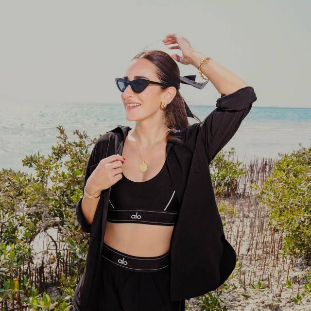 إطلالة أمينة خليل بأسلوب رياضي من Alo