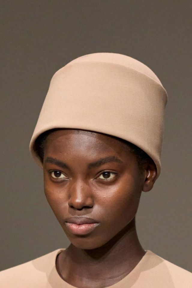 اميليا ويكستيد خريف 2025 Emilia Wickstead