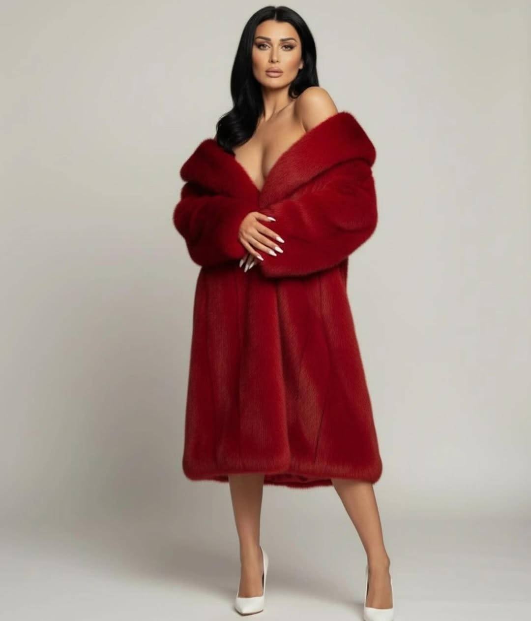 نادين الراسي ترقص بعفوية في دبي وتكشف سر الـ Six pack (فيديو)