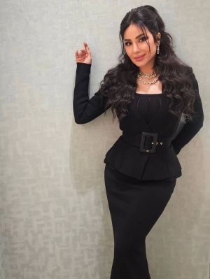 لجين عمران تتألق في يوم ميلادها بأجواء من الرقي والفخامة