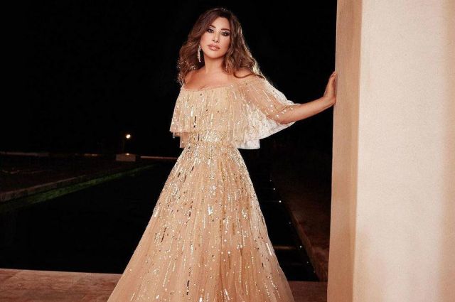 نجوى كرم بفستان من الترتر 