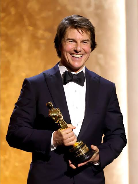 توم كروز يحصل على جائزة الأوسكار الفخرية توم كروز يحصل على جائزة الأوسكار الفخرية