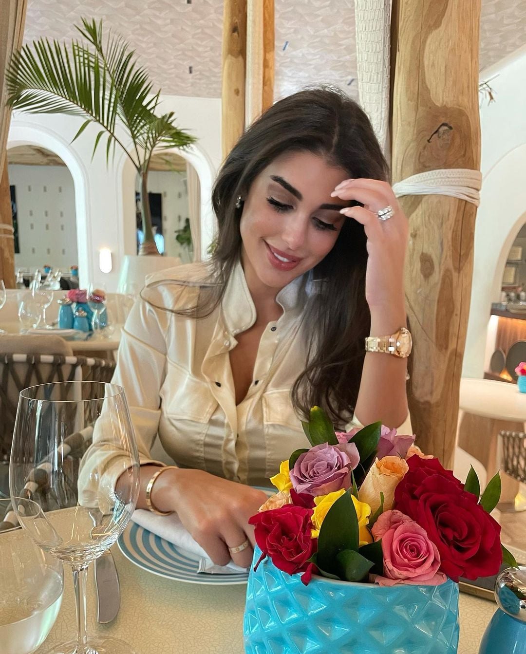 ياسمين صبري تتألق بساعة اوديمار بيغيه ياسمين صبري تتألق بساعة اوديمار بيغيه