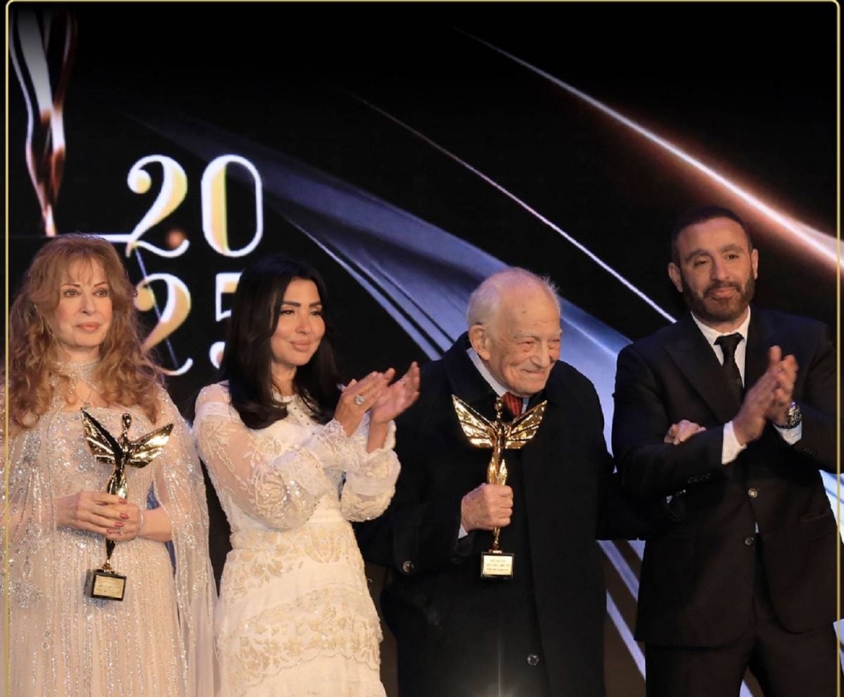 نجوم الفن يجتمعون في حفل جوائز الأفضل وظهور خاص لنيللي (فيديو وصور)