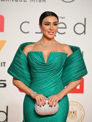 ميرهان حسين بانتعاشة فنية وتعلن عن جديدها في الغناء