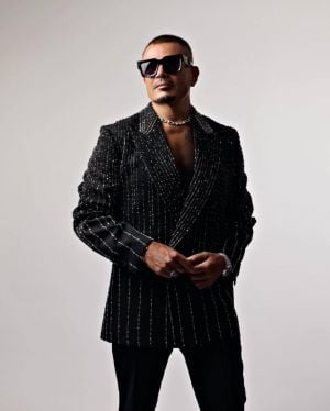 حقيقة عودة عمرو دياب للتمثيل وتقديمه سيرته الذاتية