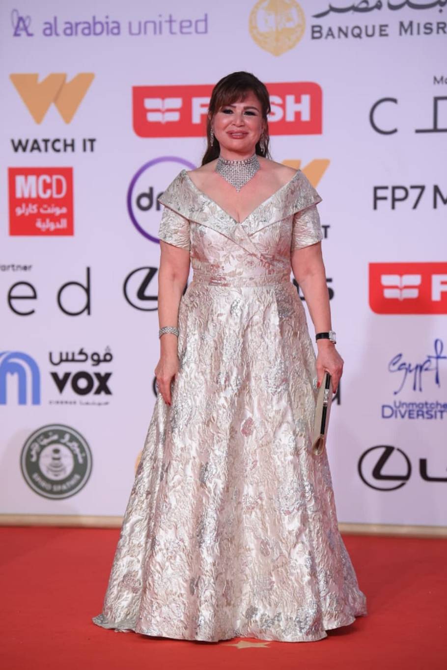 مهرجان القاهرة السينمائي يختتم فعالياته بحضور نجوم الفن (فيديو وصور)