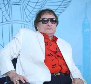 نجل شقيق محيي إسماعيل يكشف حقيقة إصابة عمّه بجلطة في المخ