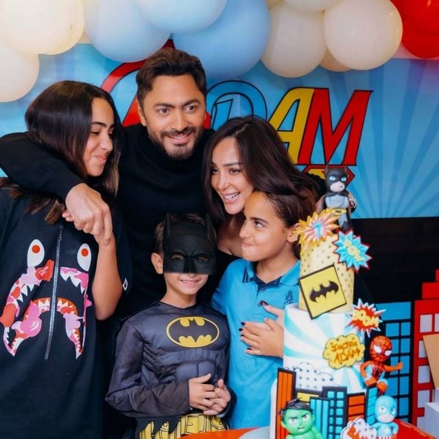 بسمة بوسيل وتامر حسني مع أبنائهما
