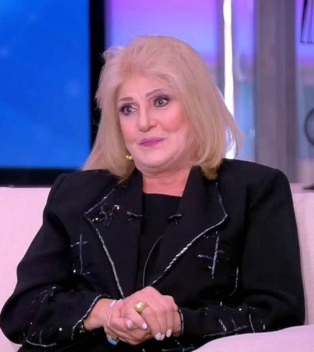 فنانة شهيرة في العناية المركزة بعد إصابتها بأزمة صحية شديدة