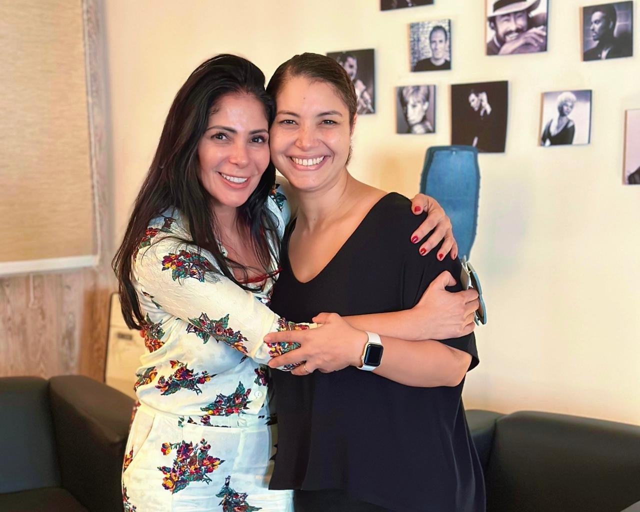 نسمة محجوب مع منى زكي نسمة محجوب مع منى زكي