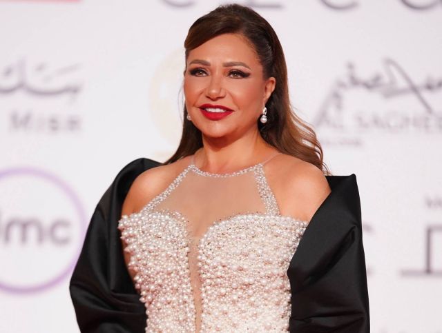 ليلى علوي تدعم أحمد سعد في أزمته الصحية وتطلب الدعاء له