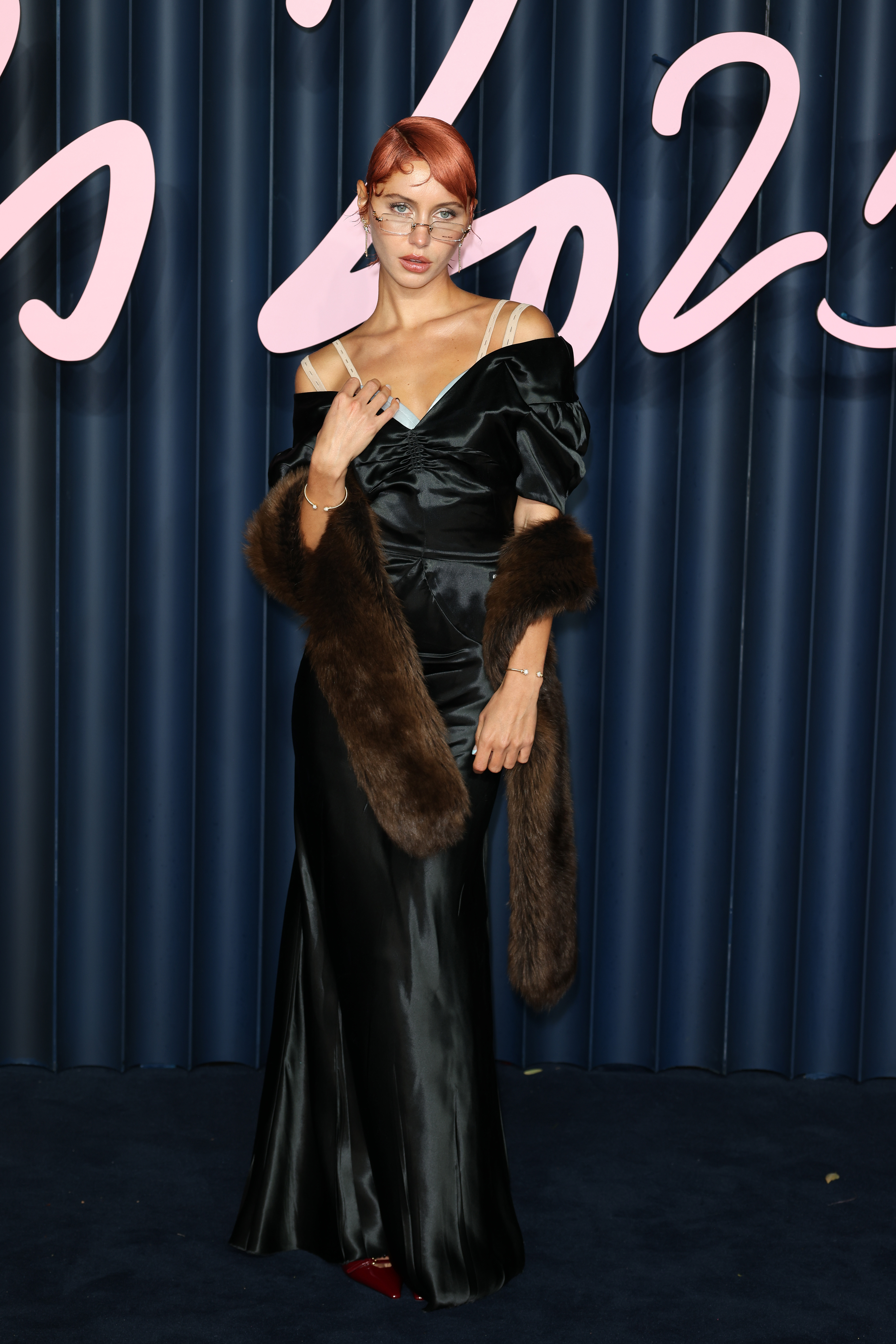 آيريس لو آيريس لو