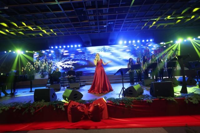 تانيا قسيس على المسرح