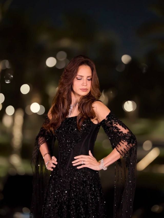 أمال ماهر تتألق بفستان أسود مزيّن بالترتر