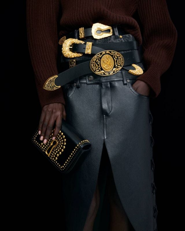 من مجموعة أزياء SCHIAPARELLI لخريف وشتاء 2025-2026