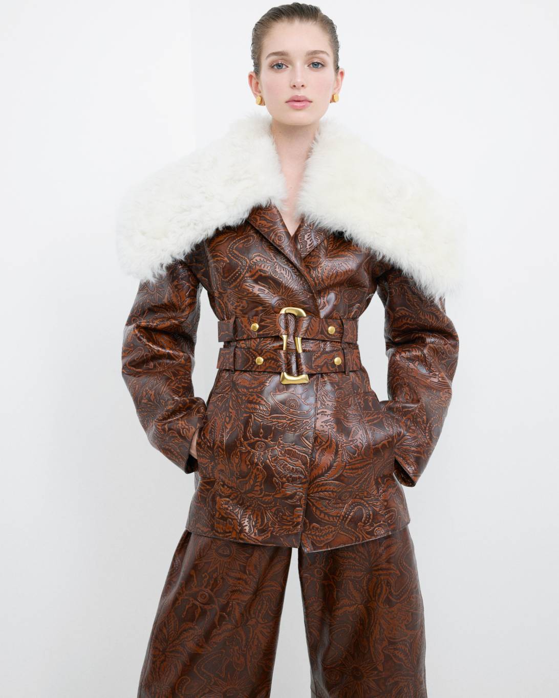 لعاشقات الجلد... مجموعة مميزة من SCHIAPARELLI