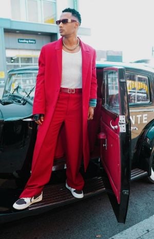 محمد رمضان يكشف عن اسم أغنيته الجديدة بطريقته الخاصة