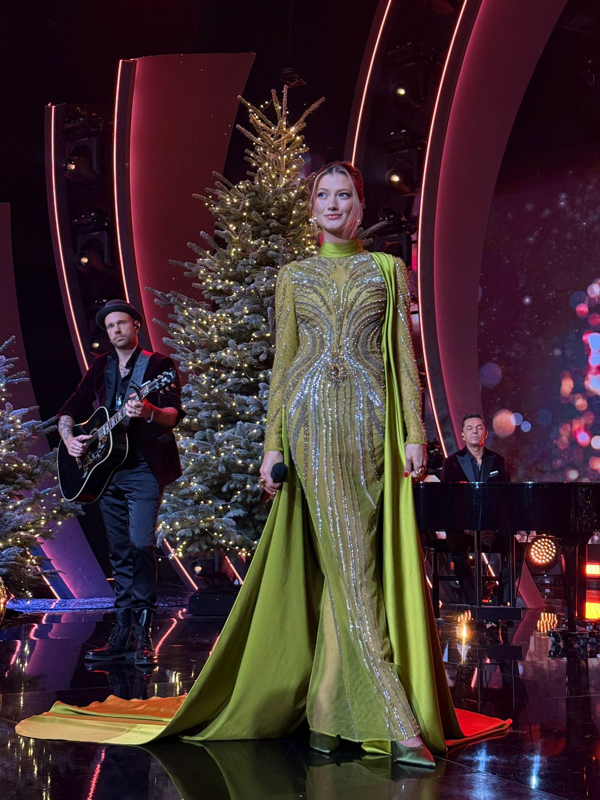 ليوني على المسرح ليوني على المسرح