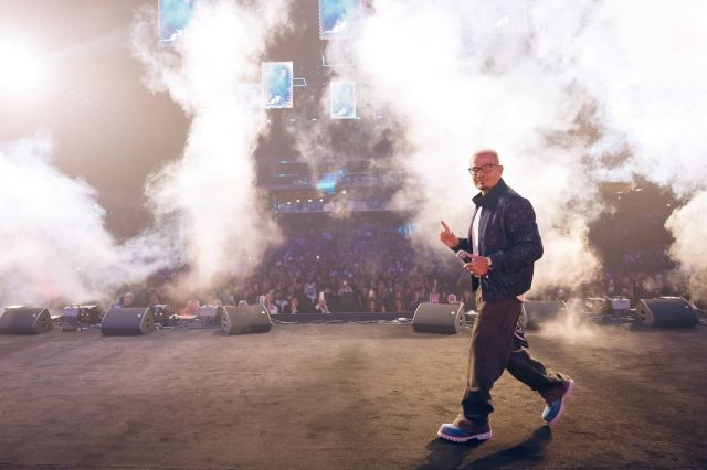 عمرو دياب على المسرح