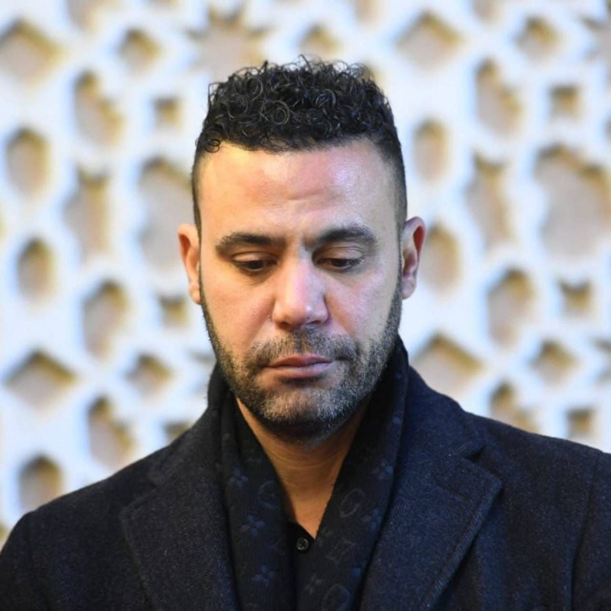 محمد إمام برسالة مؤثرة إلى عمر مصطفى متولي وكل مَن واساه في وفاة عمّته 