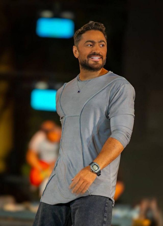 تامر حسني يستعد لأولى حفلاته بعد تعافيه من أزمته الصحية 
