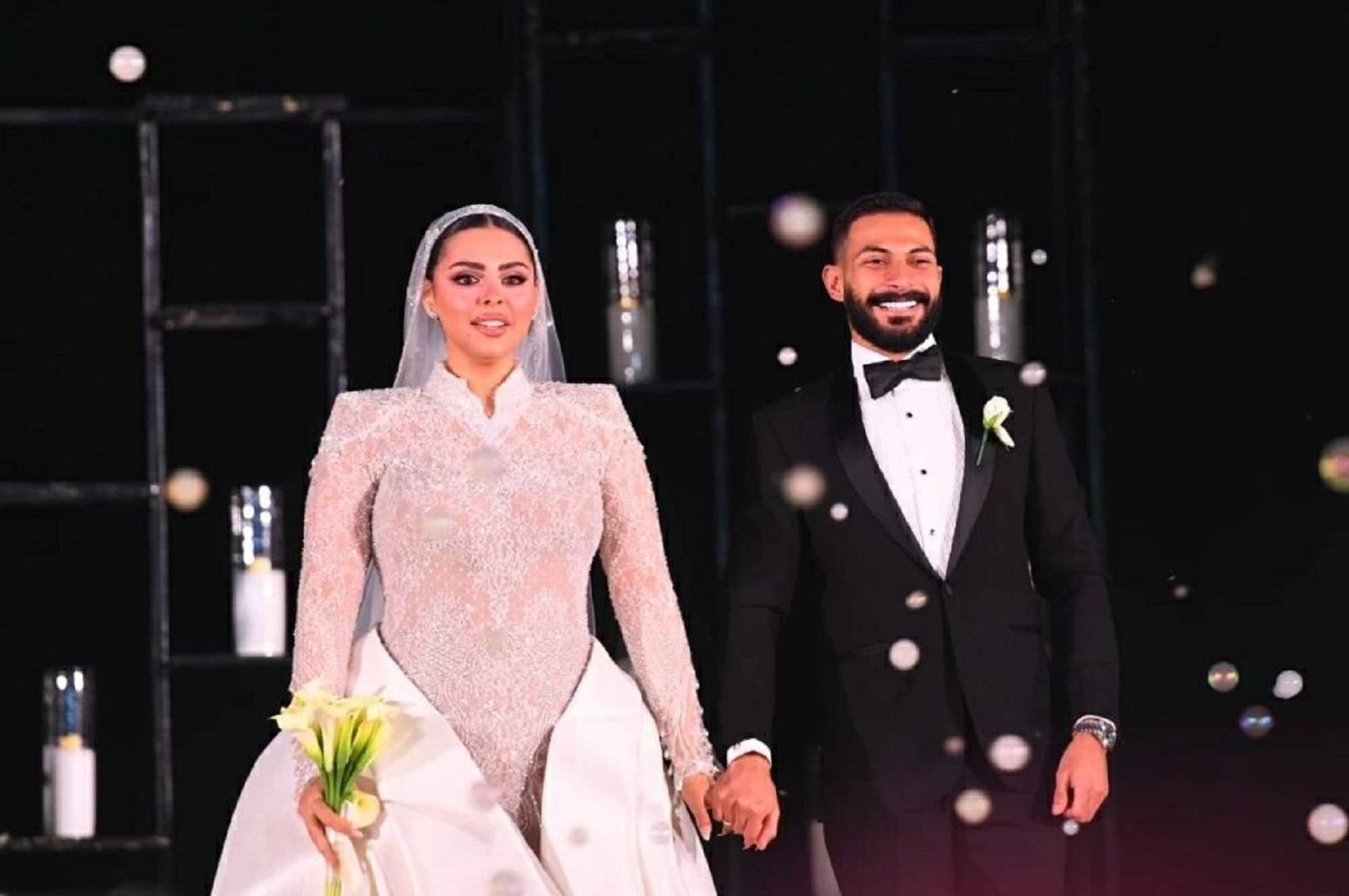 ابنة محمد هنيدي وزوجها