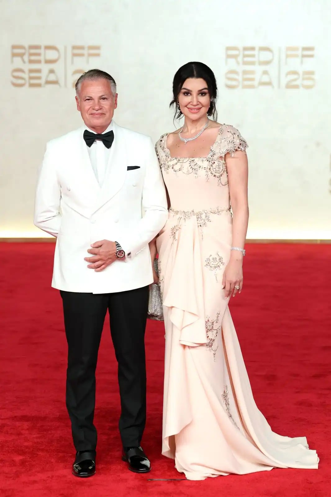 أروى جودة وزوجها في مهرجان البحر الأحمر السينمائي الدولي أروى جودة وزوجها في مهرجان البحر الأحمر السينمائي الدولي