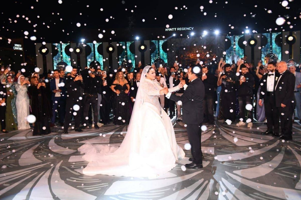 محمد هنيدي يكشف عن وصيته لزوج ابنته في حفل زفافها (فيديو وصور)