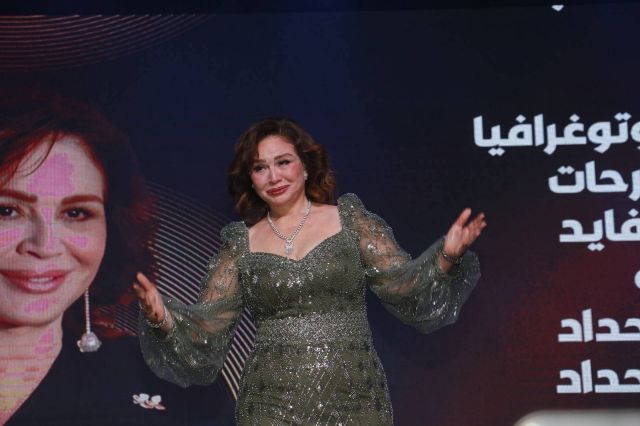 دموع إلهام شاهين