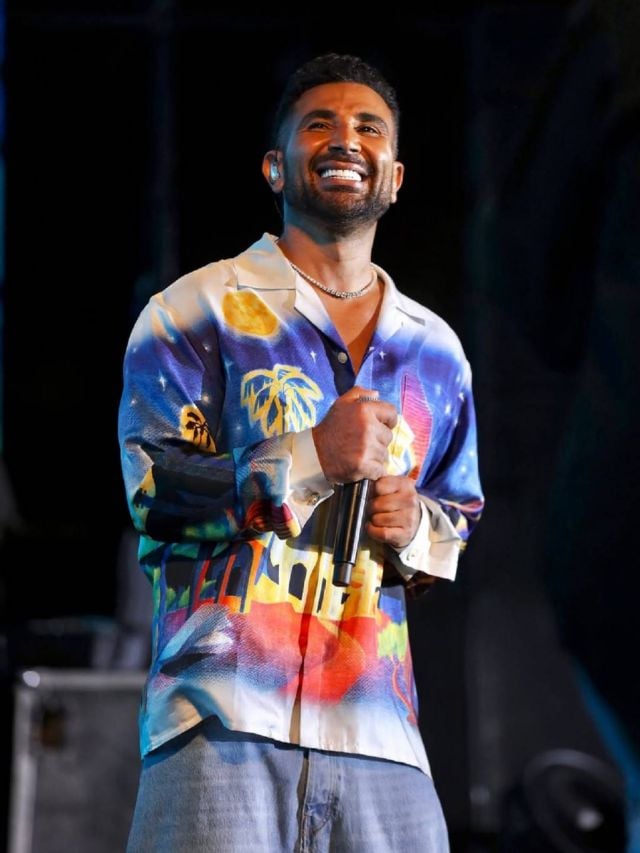 تفاصيل حادث أحمد سعد وتطورات حالته الصحية (فيديو)