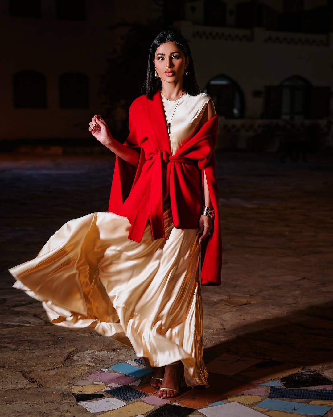 تألّقي بأسلوب مهيرة عبد العزيز في أعياد نهاية العام