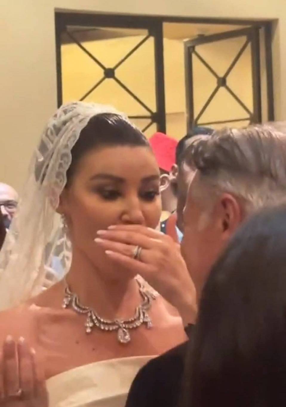 أروى جودة تطلق زغرودة في حفل زفافها