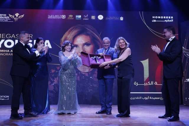 تكريم يسرا في المهرجان